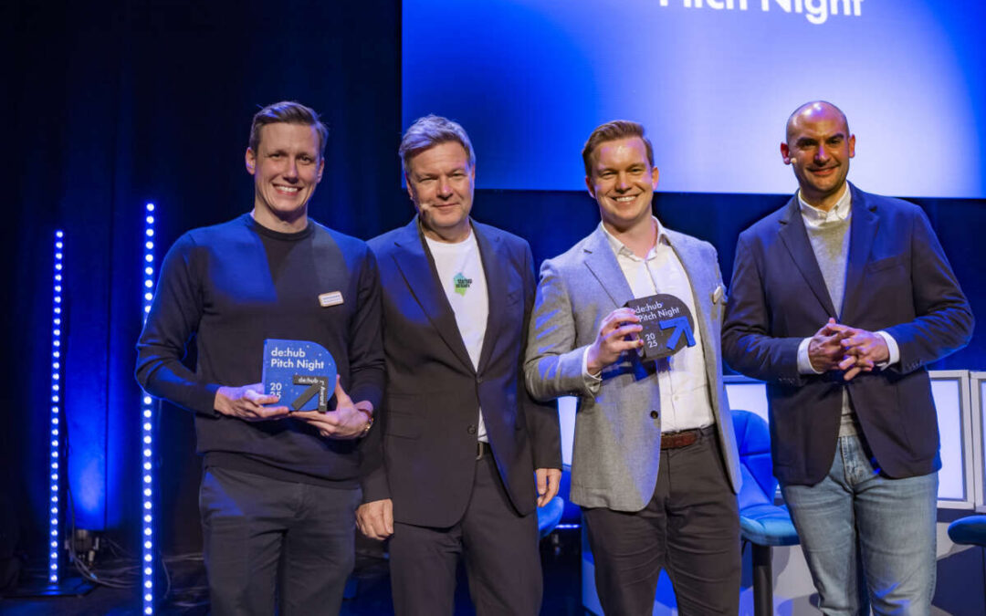 Robert Habeck mit den Gewinnern des de:hub Awards